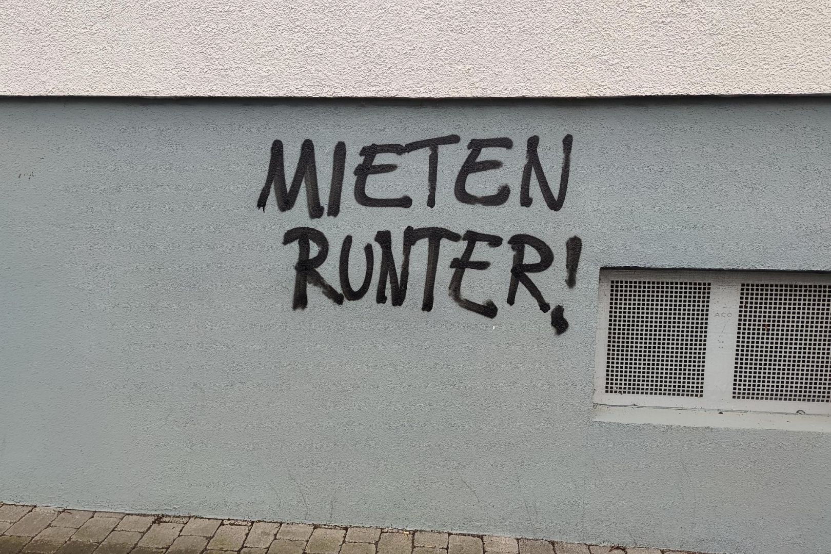 Graffiti mit Schriftzug