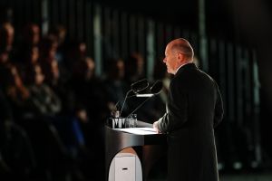 Großer Zapfenstreich für geschäftsführenden Bundeskanzler