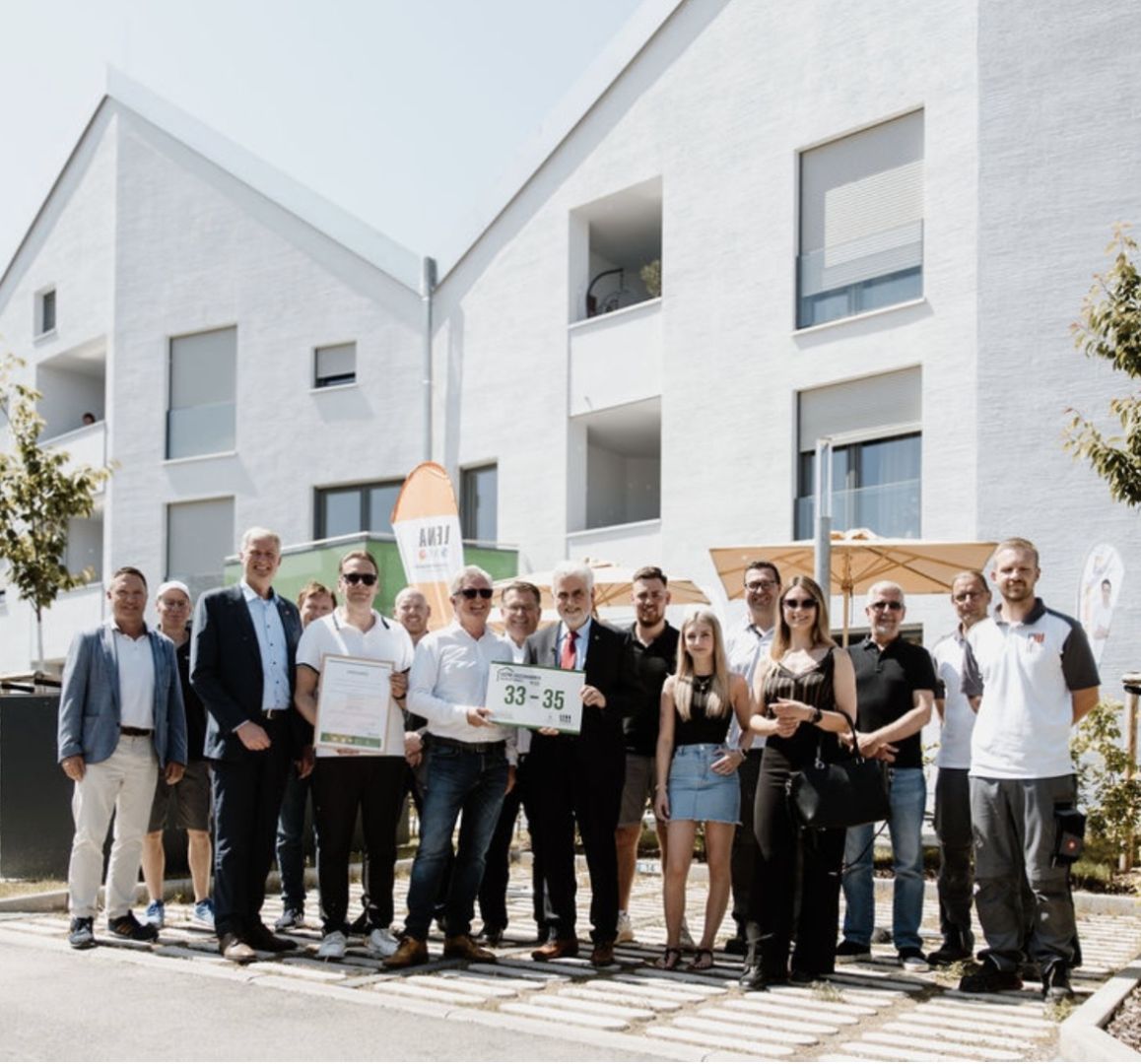 GWW-Sonnenhaus wurde als erster Mehrfamilienhaus-Neubau Sachsen-Anhalts mit „Grüner Hausnummer Plus“ ausgezeichnet