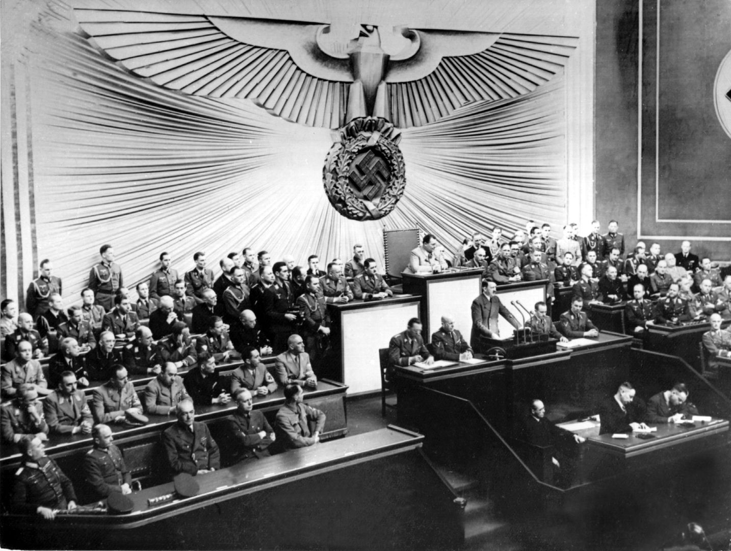 Hitler spricht am 1. September in der Krolloper.
