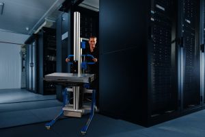 Innovative Server-Handling-Hebelifte präsentiert PRONOMIC auf der TECH SHOW Frankfurt