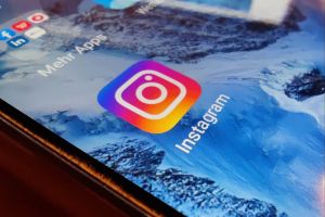 Instagram-Logo auf einem Smartphone (Archiv)