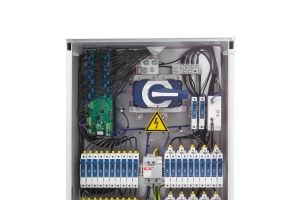 Installationsfertige Geräteanschlusskästen für Aufdach- und Freifeld-PV-Anlagen