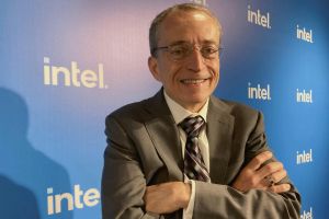 Intel-Chef Gelsinger tritt zurück: Konzernführung wechselt in turbulenten Zeiten