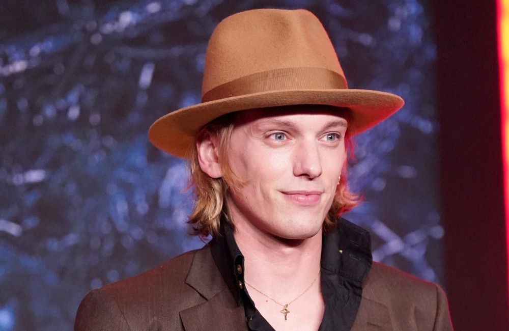 Jamie Campbell Bower hat für die vierte Staffel von 'Stranger Things' zeitweise fast 24 Stunden am Stück gearbeitet.
