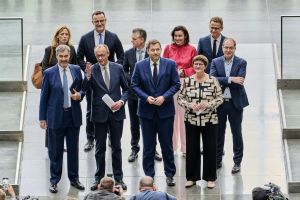 Klingbeil formiert SPD-Regierungsteam – Jüngere übernehmen, Esken bleibt außen vor
