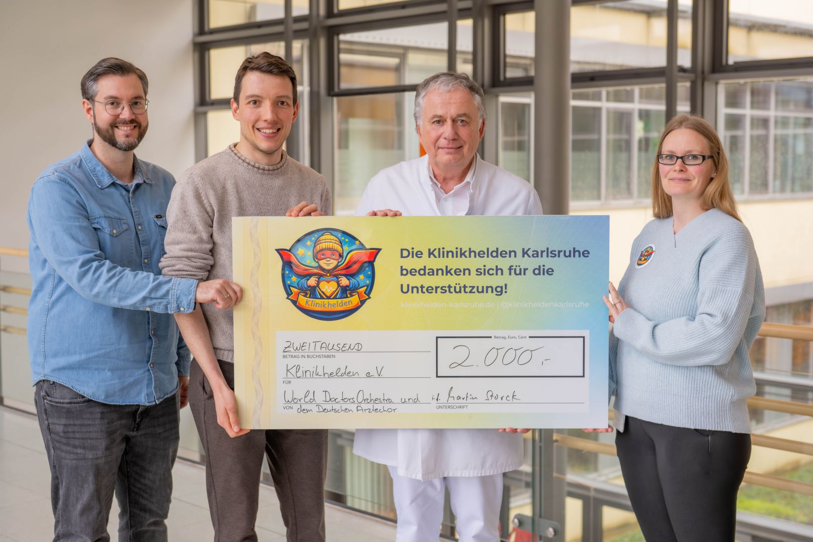 Klinikhelden freuen sich über 2.000 Euro