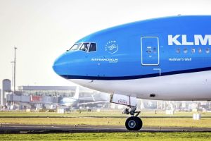 KLM kündigt Kostensenkungsmaßnahmen und mögliche Asset-Verkäufe an