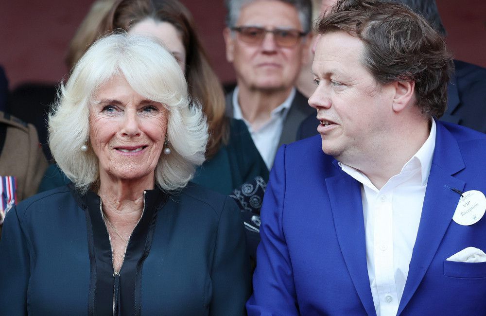 Königin Camilla und ihr Sohn Tom Parker Bowles