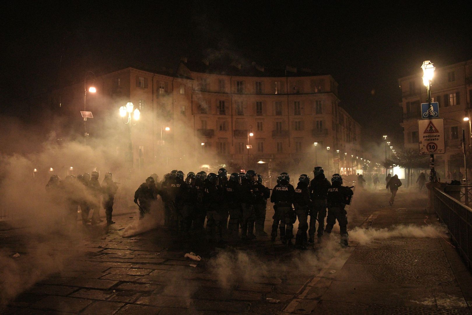 Krawalle wegen Räumung des Turiner Zentrums Askatasuna
