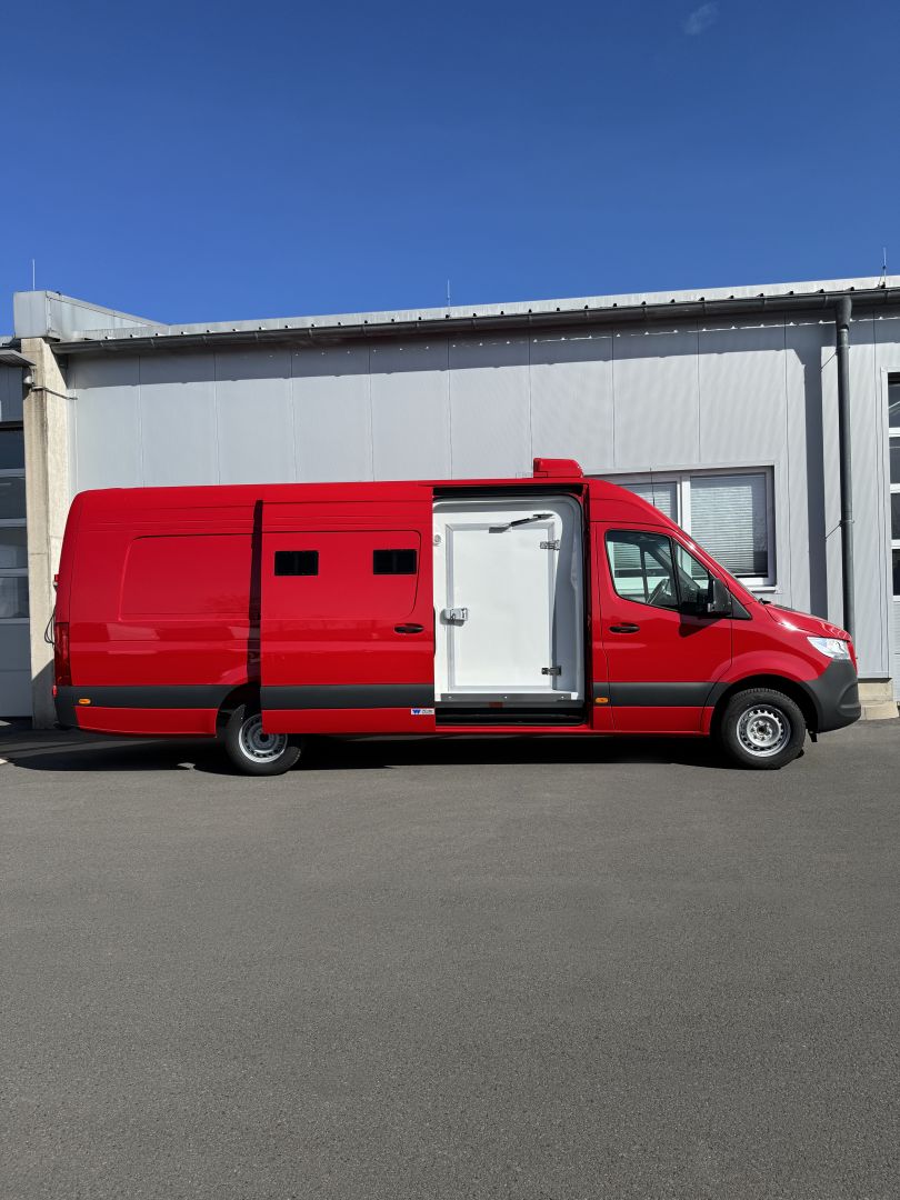 Laderaum effizienter nutzen: Die individuellen Teilausbau-Lösungen von Winter Kühlfahrzeuge.