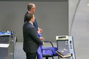 Lars Klingbeil und Friedrich Merz (Archiv)