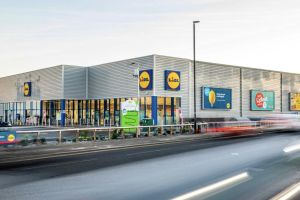 Lidl’s Erfolgsgeheimnis: Wie die „Mittlere Reihe“ Käufer verführt