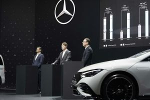 Mercedes-Benz kämpft mit schwacher Nachfrage und chinesischer Konkurrenz