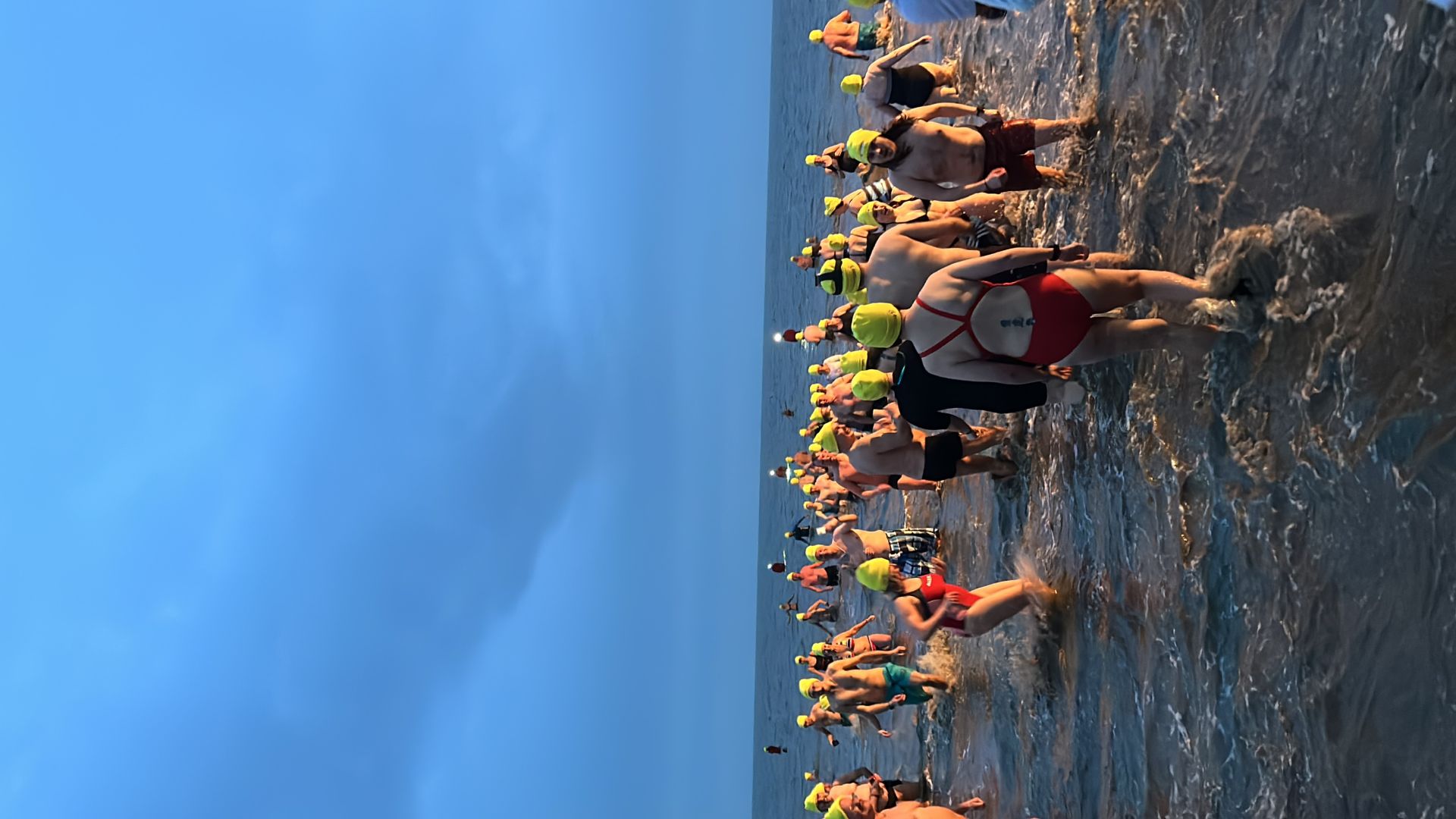Mit einem Sprung ins neue Jahr: Neujahrsanbaden 2025 in Cuxhaven