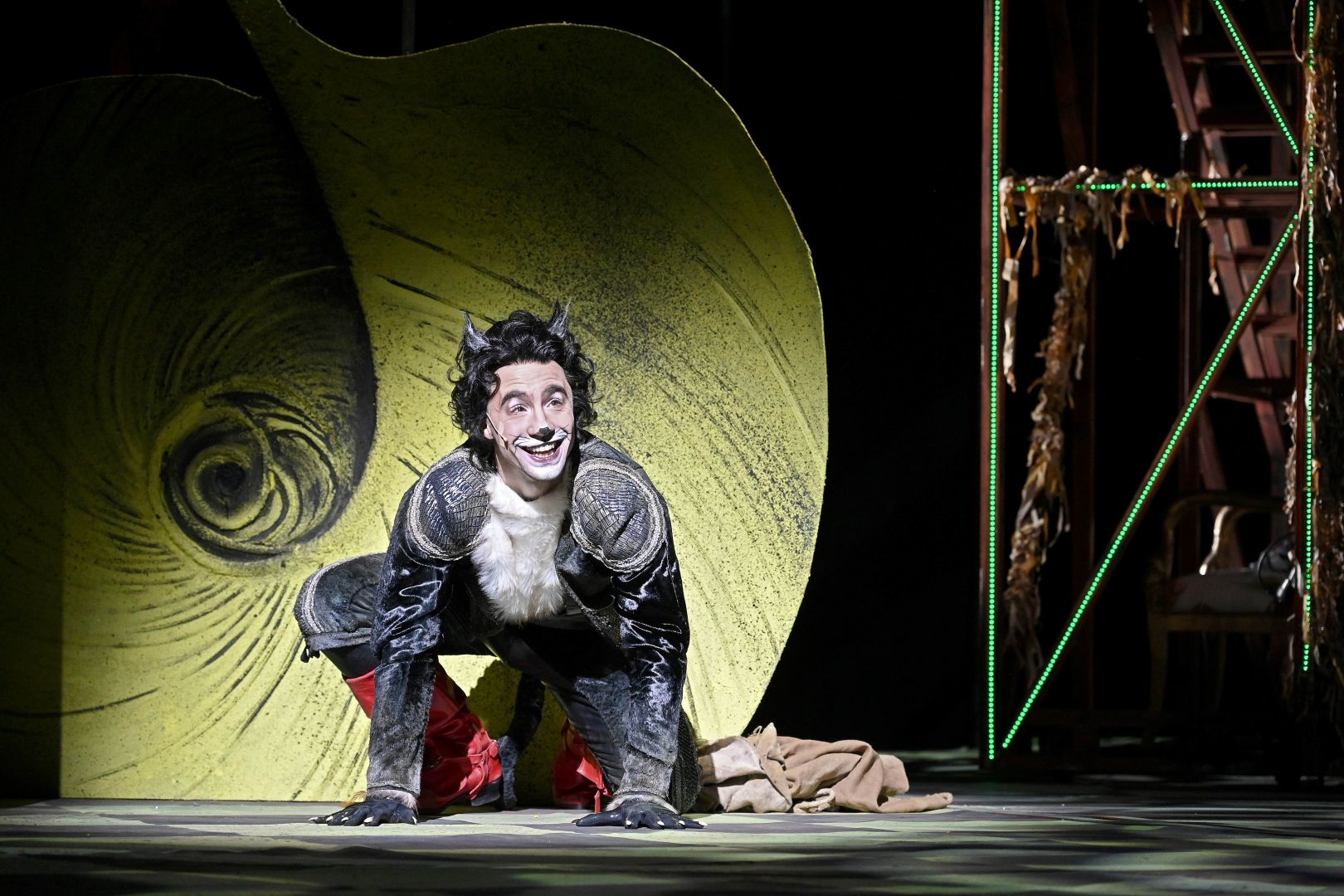 Mit roten Stiefeln auf Rebhuhnjagd