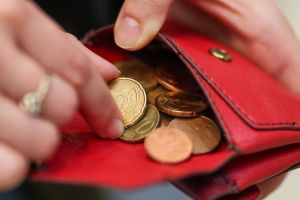 Münzen in einem Portemonnaie