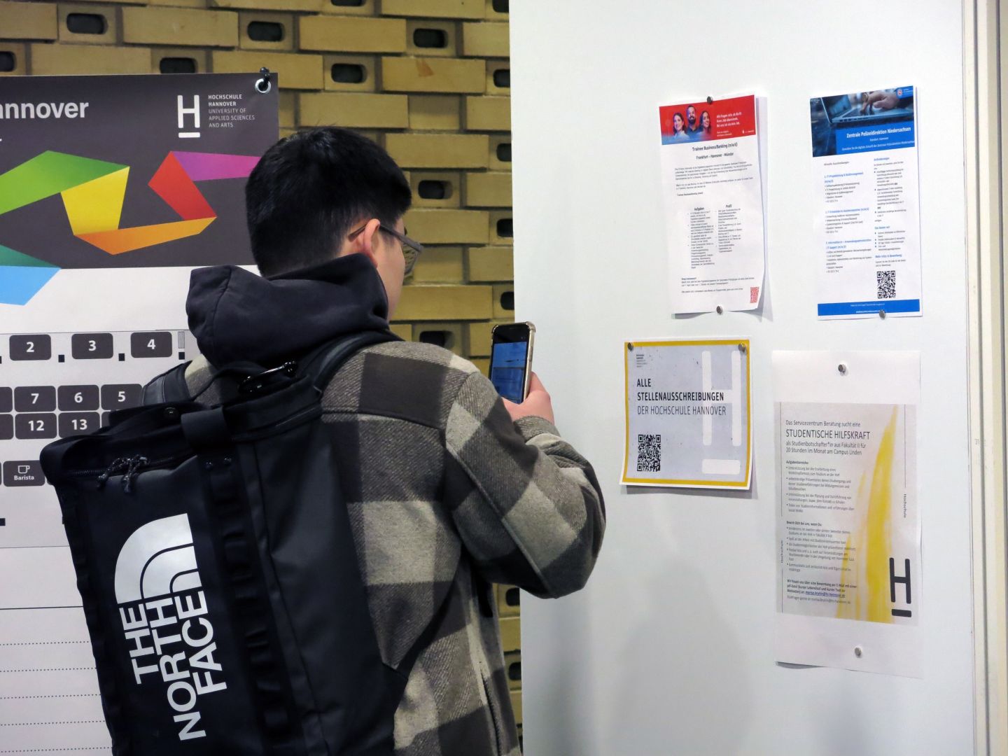Netzwerken, orientieren, durchstarten – Firmenkontaktmesse „meet@hochschule-hannover 2026