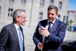 Neue Bundesregierung nimmt Arbeit auf