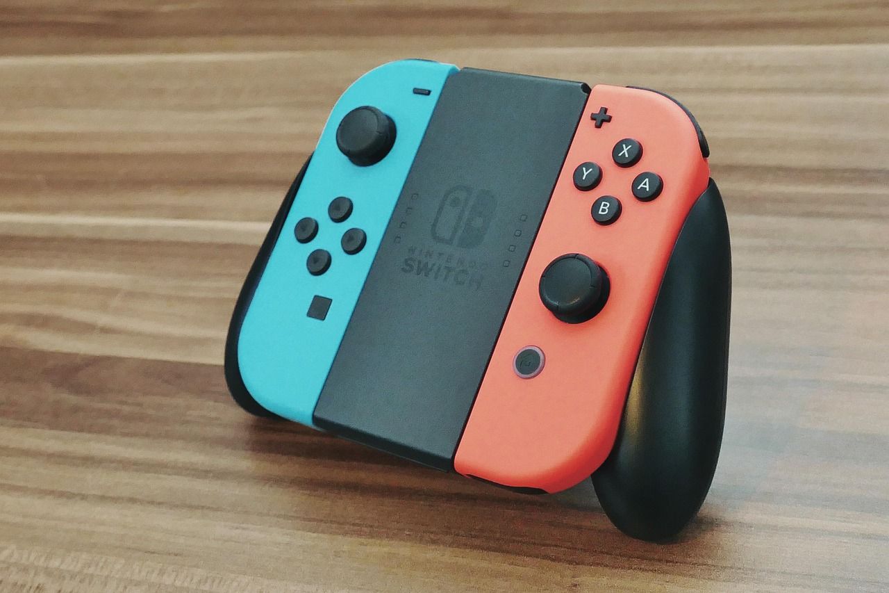 nintendo switch, nintendo, console, game, video, play, controller, gaming, fun, control, entertainment, button, joystick, playing, technology, leisure, home, young, pad, video game, computer, activity, connection, video games, online, internet, joy, lifes