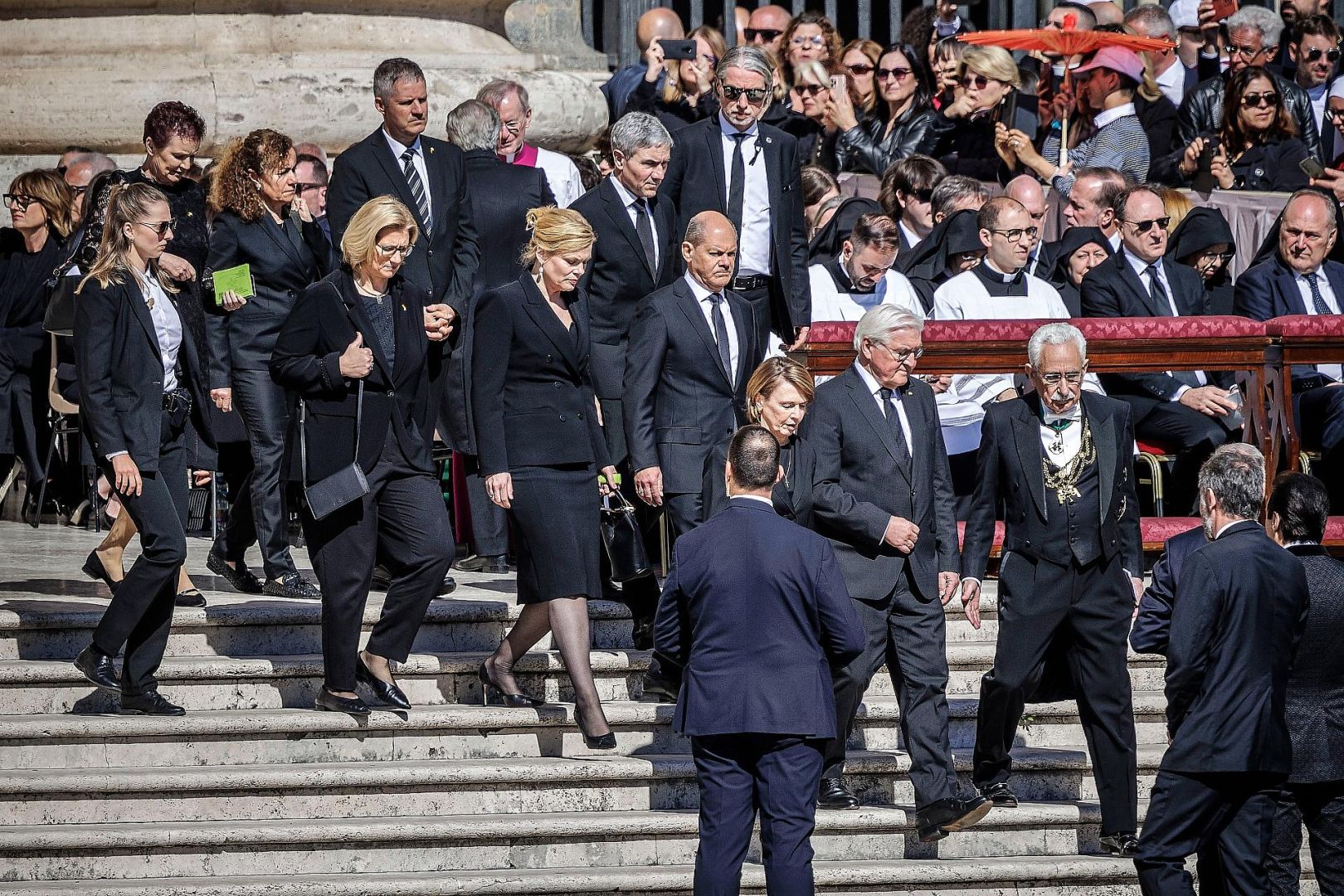 Olaf Scholz beim Papst-Begräbnis am 26.04.2025