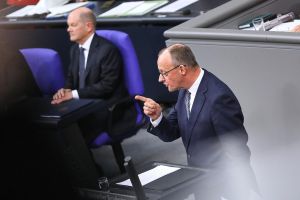 Olaf Scholz und Friedrich Merz am 16.12.2024