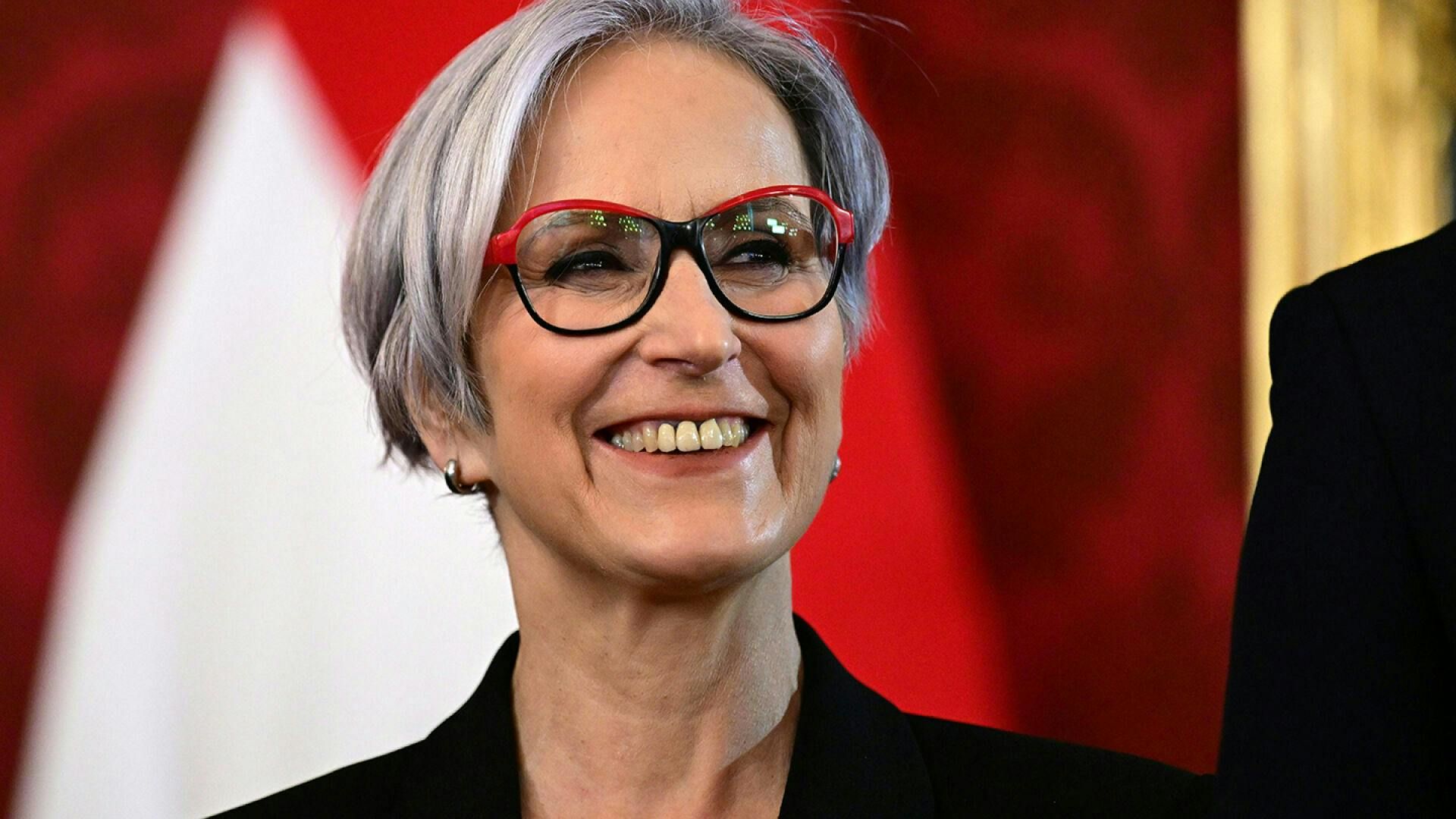 Österreichs Justizministerin sorgt mit Antifa-Aussage für Irritationen