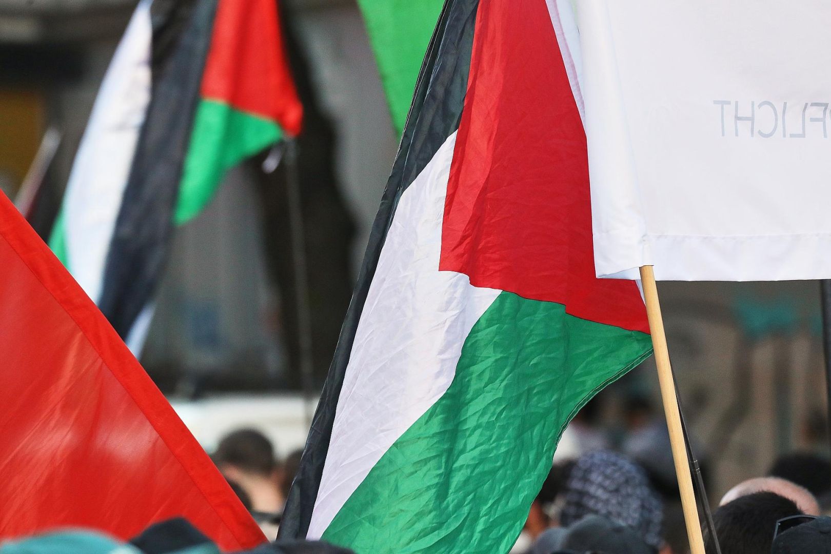 Palästinenser-Fahnen (Archiv)