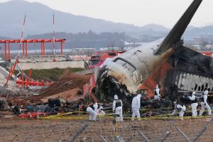 Passagierflugzeug in Südkorea verunglückt