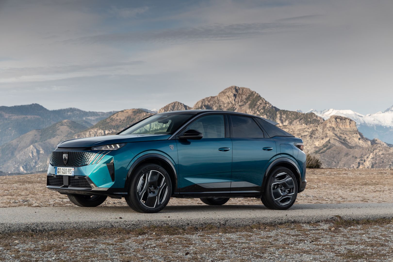 PEUGEOT führt neue BUSINESS Varianten ein