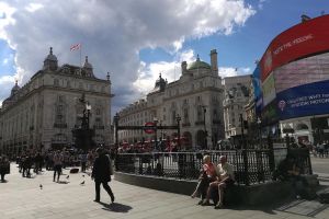 Piccadilly Circus in London (Archiv)