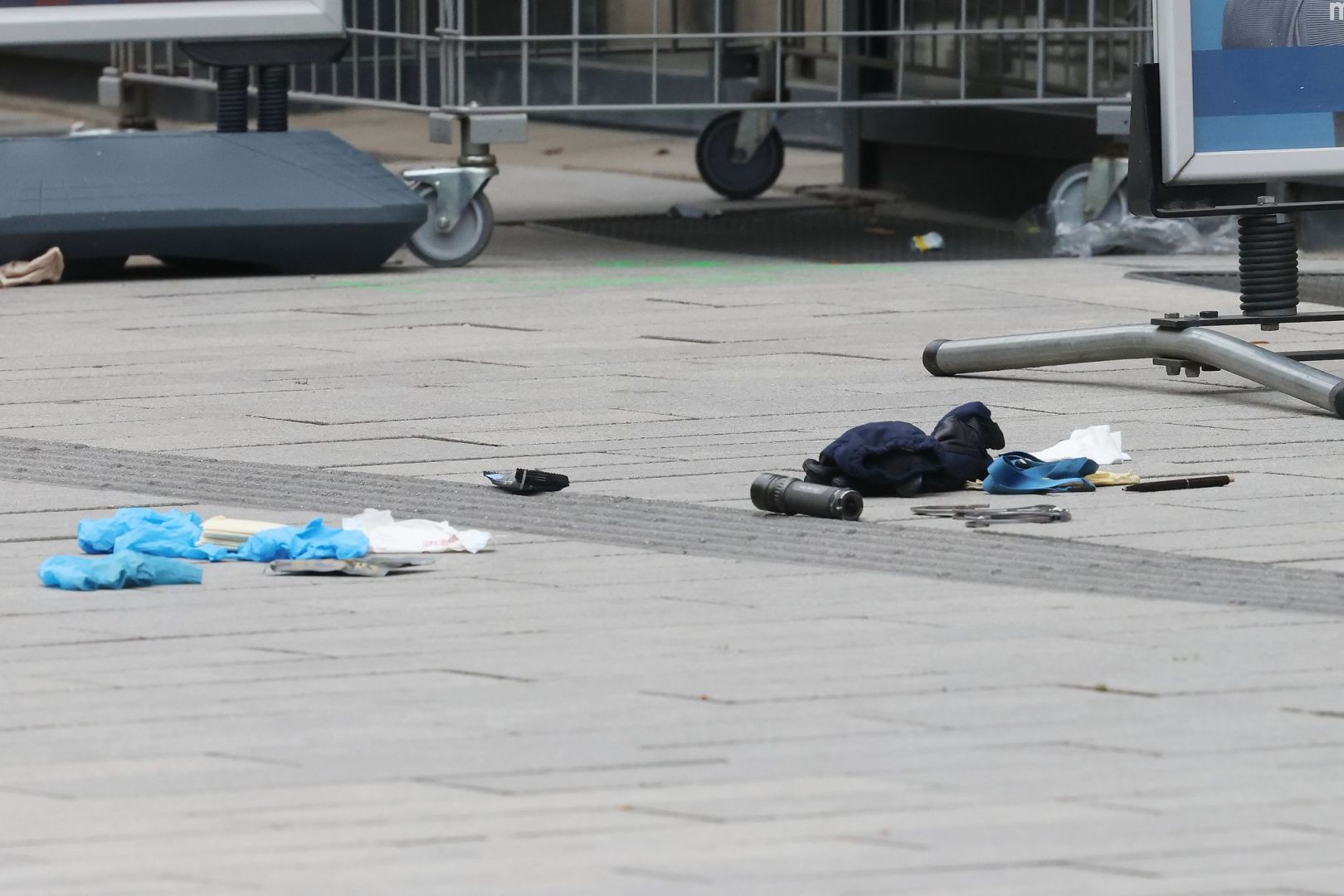 Polizei schießt auf belebter Einkaufstraße auf bewaffneten Mann