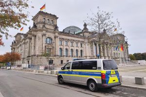 Polizei vor Bundestag (Archiv)