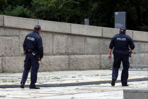 Polizei vor dem Bundestag (Archiv)