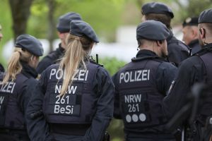 Polizisten (Archiv)