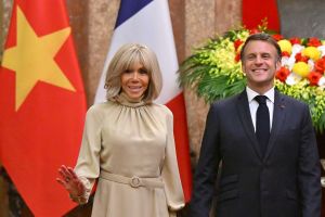 Präsident von Frankreich besucht Vietnam