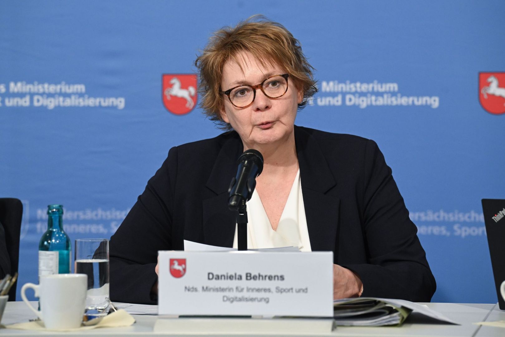Pressekonferenz mit Niedersachsens Innenministerin Behrens (SPD)