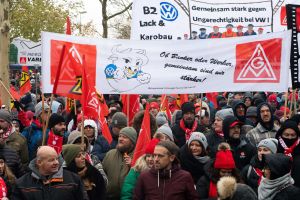 Protest-Kundgebung der IG Metall  in Wolfsburg