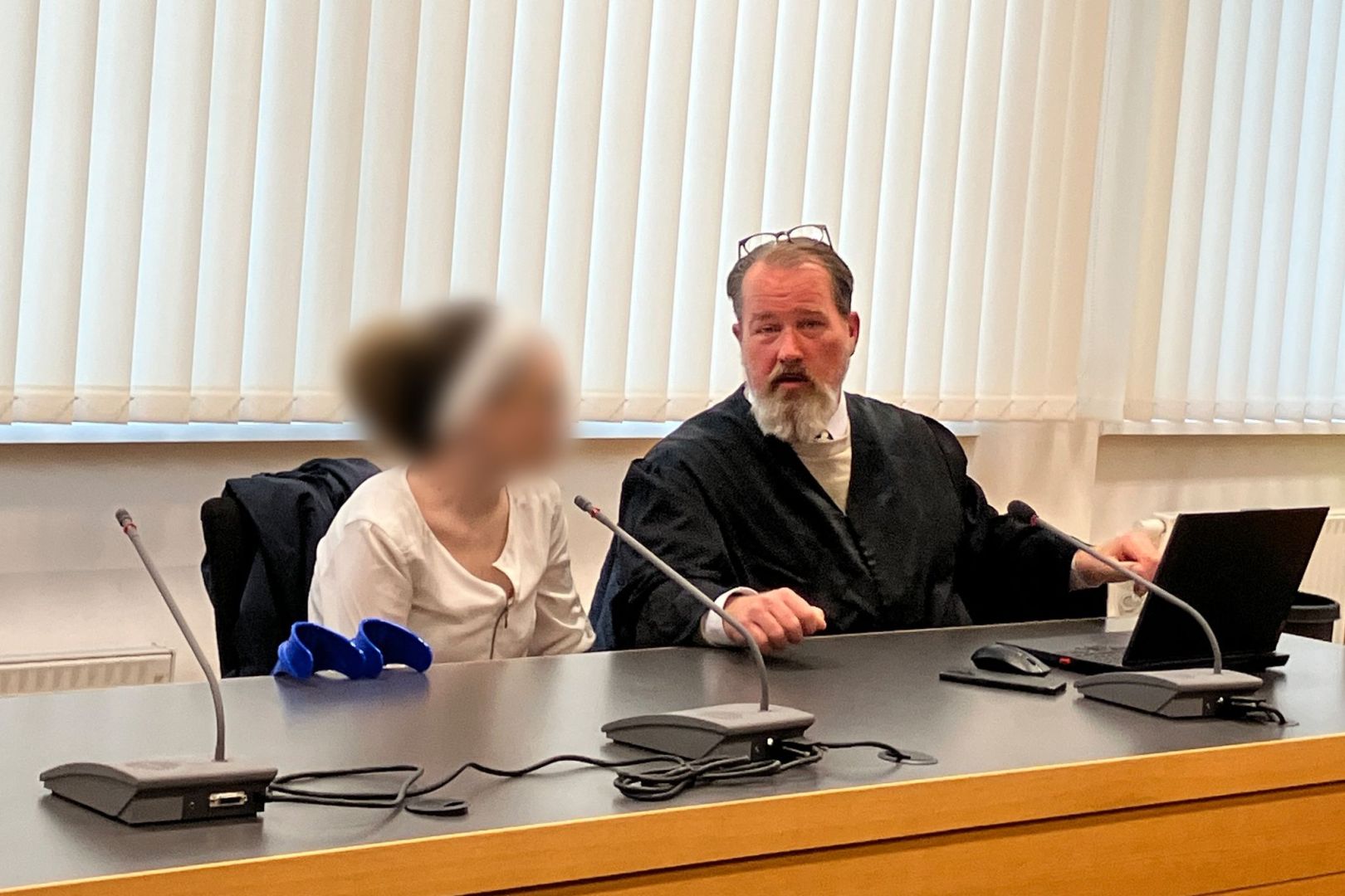 Prozess: Mutter soll kleiner Tochter Keime injiziert haben