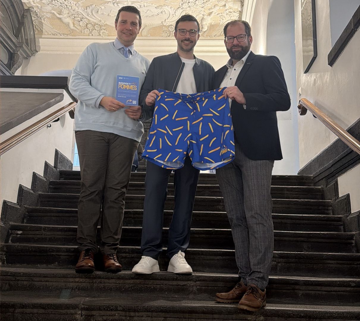 „RespektPommes“ macht bundesweit Wellen – NEW übergibt an die DGfdB