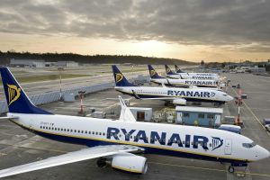 Ryanair senkt Prognose, steigert Kurs – O’Leary rückt 100-Millionen-Euro-Bonus näher
