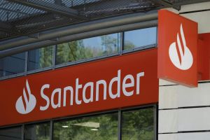 Santander UK stellt £295 Mio. für Kosten aus Gerichtsurteil zu Autokrediten zurück