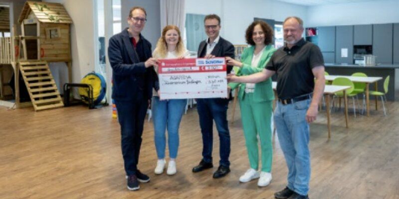 Schlötter spendet an Kinderzentrum