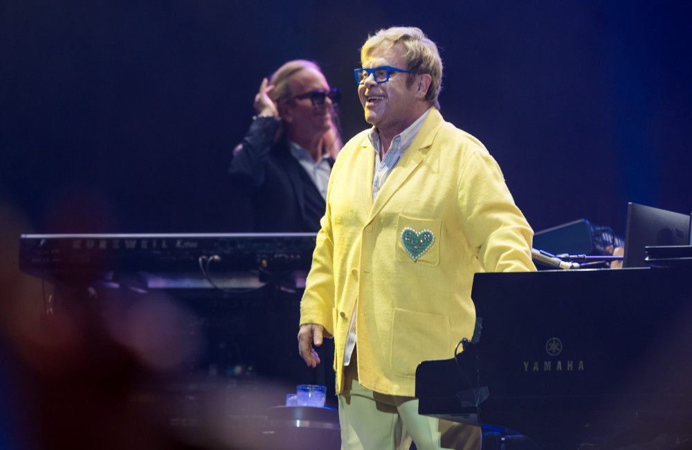 Sir Elton John trat beim Formel-1-Grand-Prix von Singapur 2025 auf.