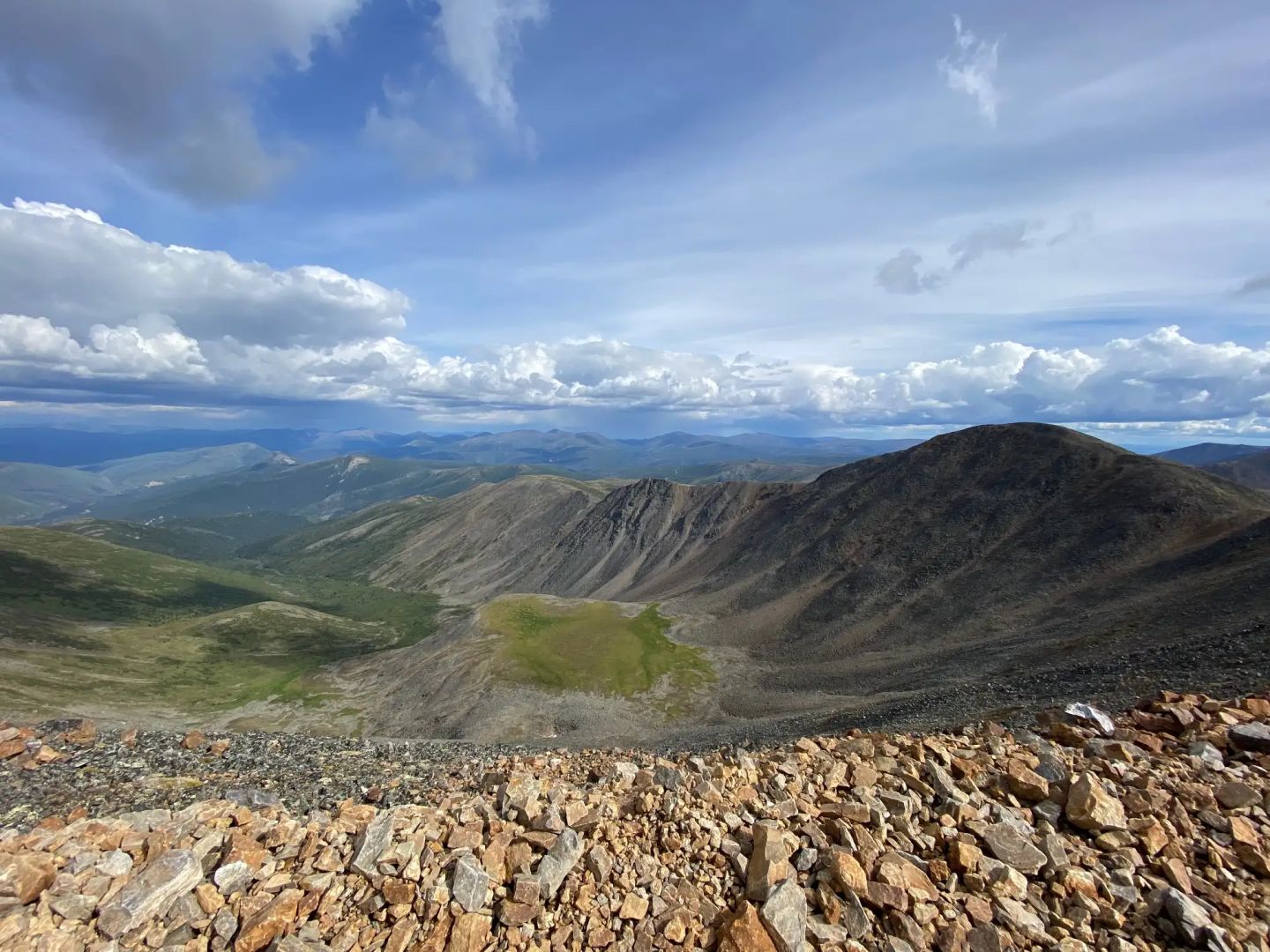 Sitka Gold: Intrusionsziel Rhosgobel nach Blackjack und Eiger als dritte Goldlagerstätte bestätigt