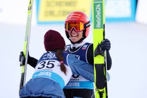 Skispringen: Weltcup Damen