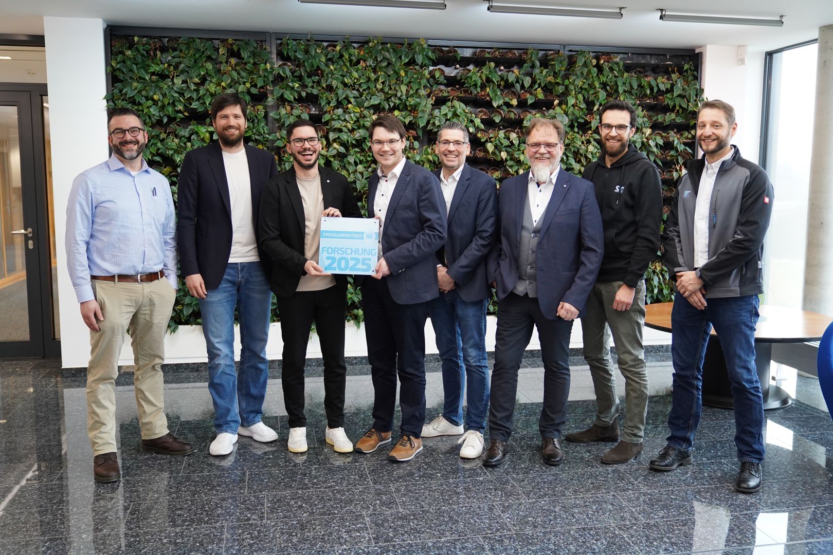 SKZ verleiht Auszeichnung „Premiumpartner Forschung 2025“ an Günther Heißkanaltechnik