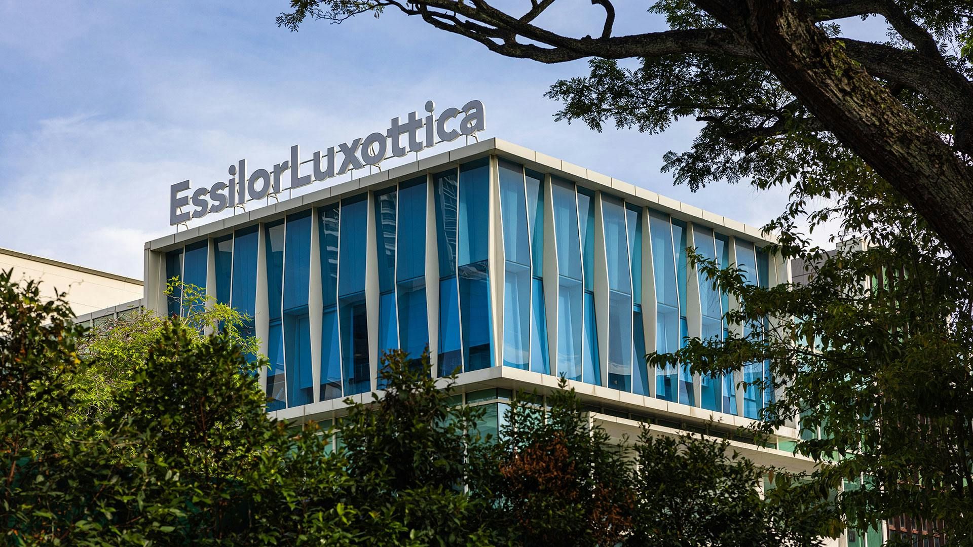 Smartglasses treiben Gewinn: EssilorLuxottica überrascht mit starkem Wachstum