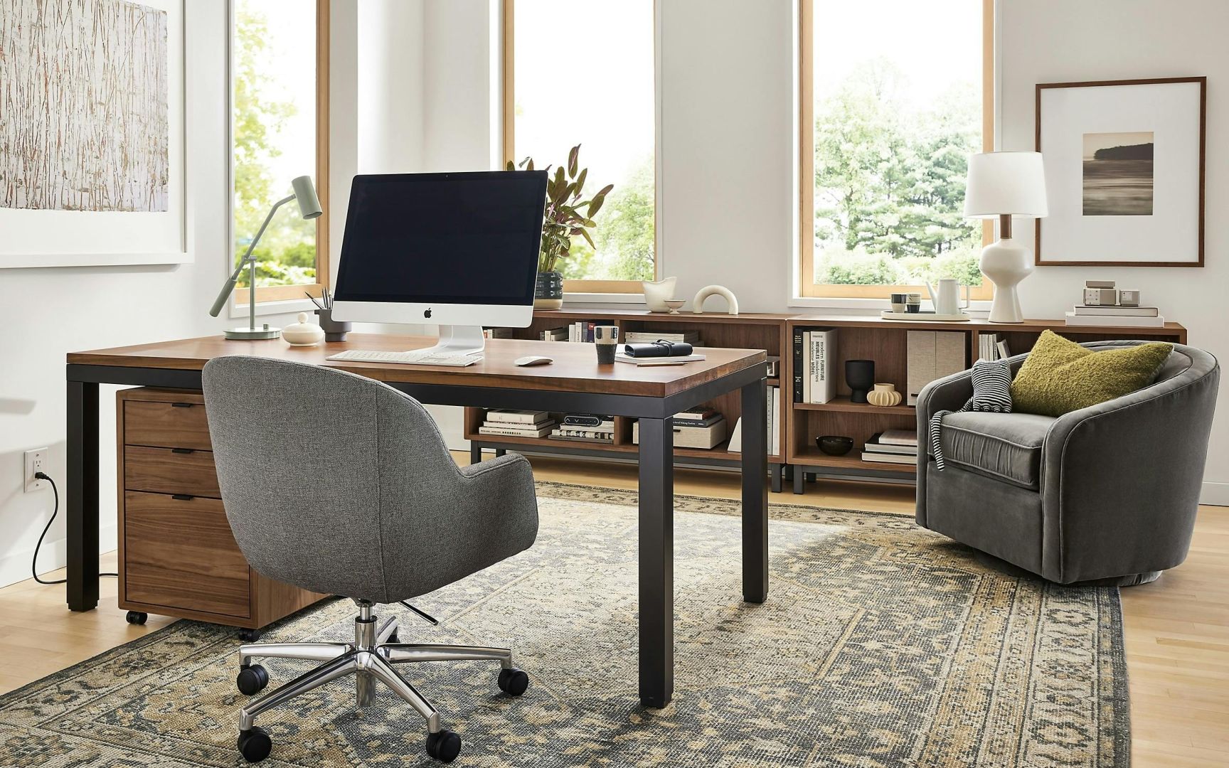 Sommerliche Spielräume statt Rückkehrpflicht – Unternehmen weichen starre Präsenzregeln gezielt auf