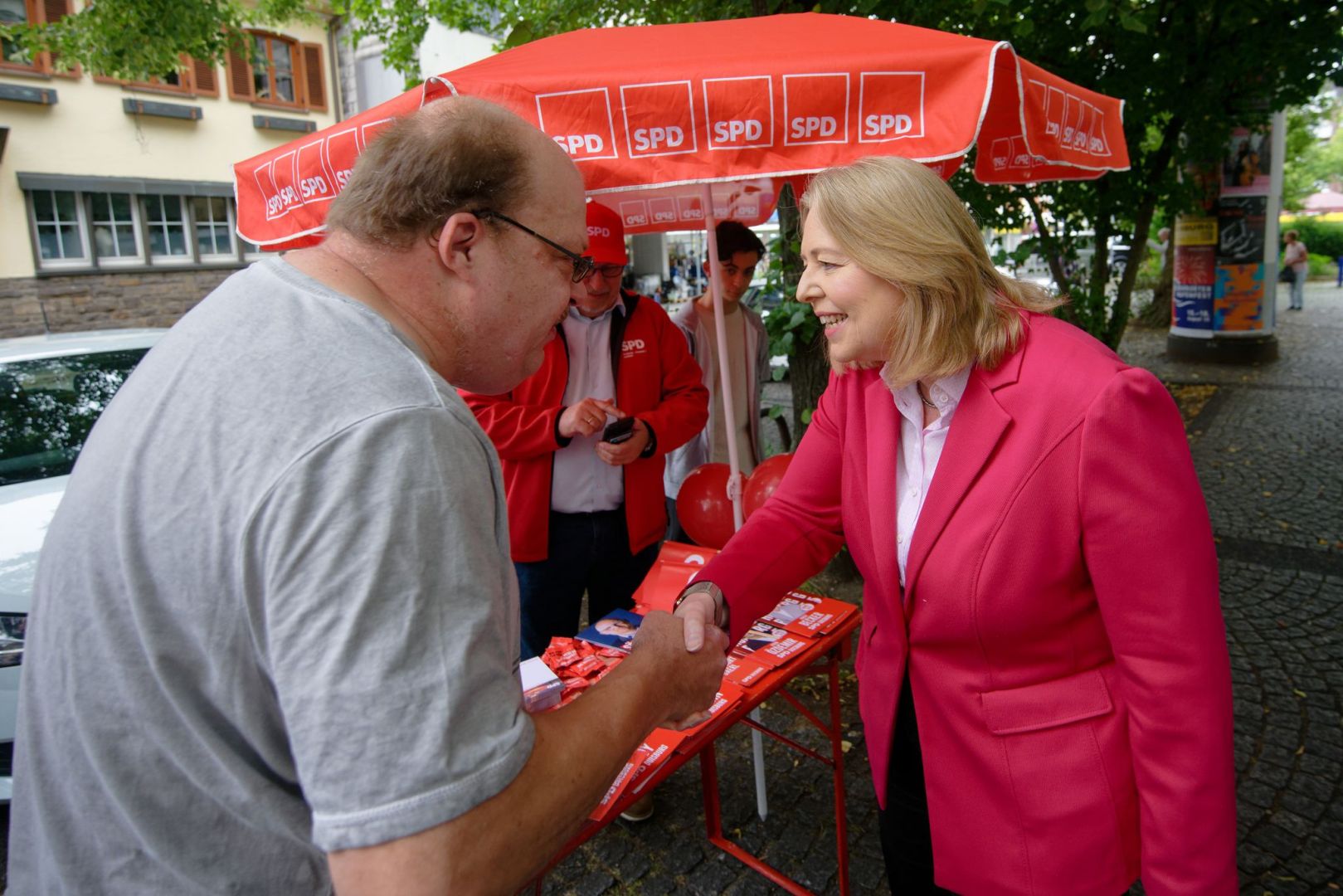 SPD-Chefin Bas beim Kommunalwahlkampf in Duisburg